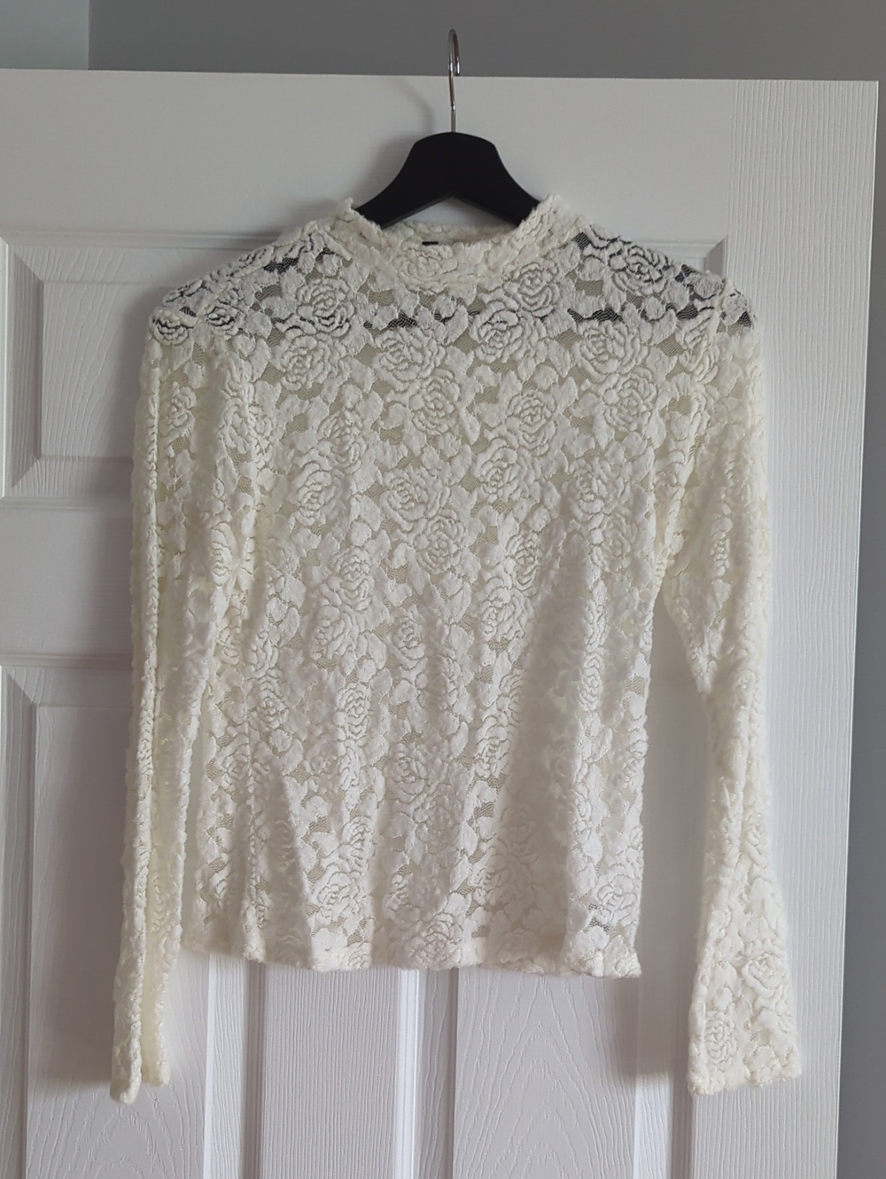 Cream Lace Long-Sleeve Top